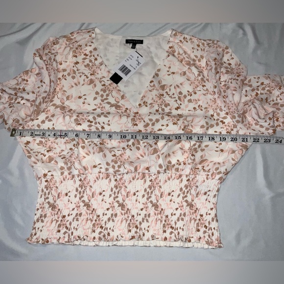 Violets & Roses Blouse with Smocked waist in size XL - NWT - beautiful sleeves - Picture 5 of 10